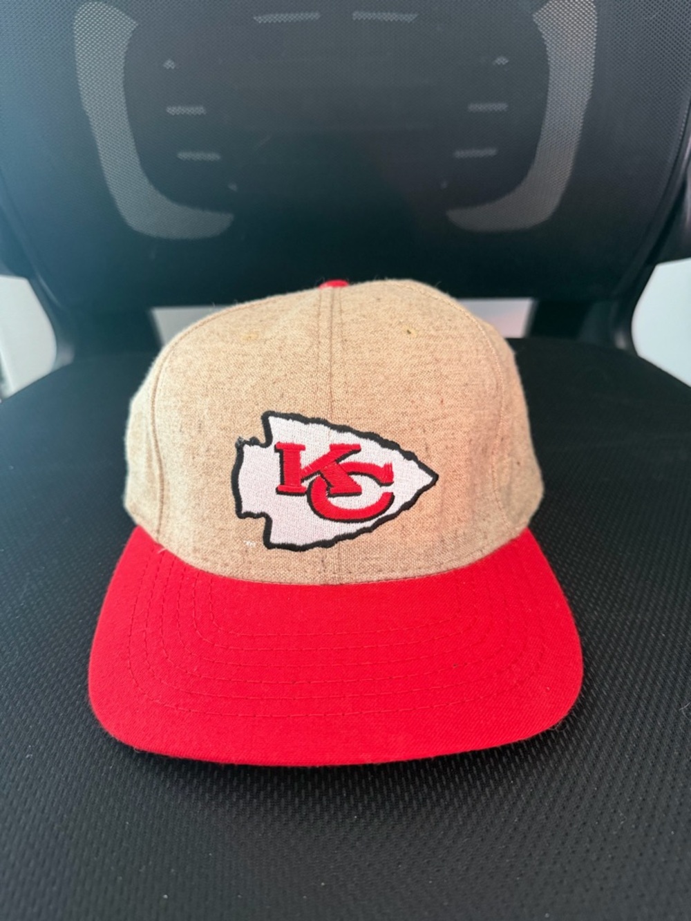 Vintage 90s NFL Kansas City Chiefs Red/Beige Leather Strap Hat